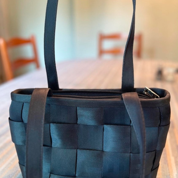 Harvey's Original Seat Belt Bag - medium shoulder tote in steel blue - Picture 4 of 10